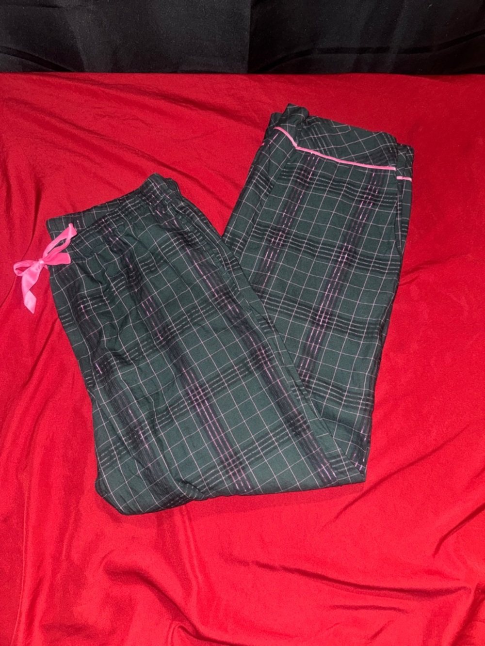 Victoria's Secret Dark Green Plaid Pajama Set with Pink Trim - Picture 4 of 6